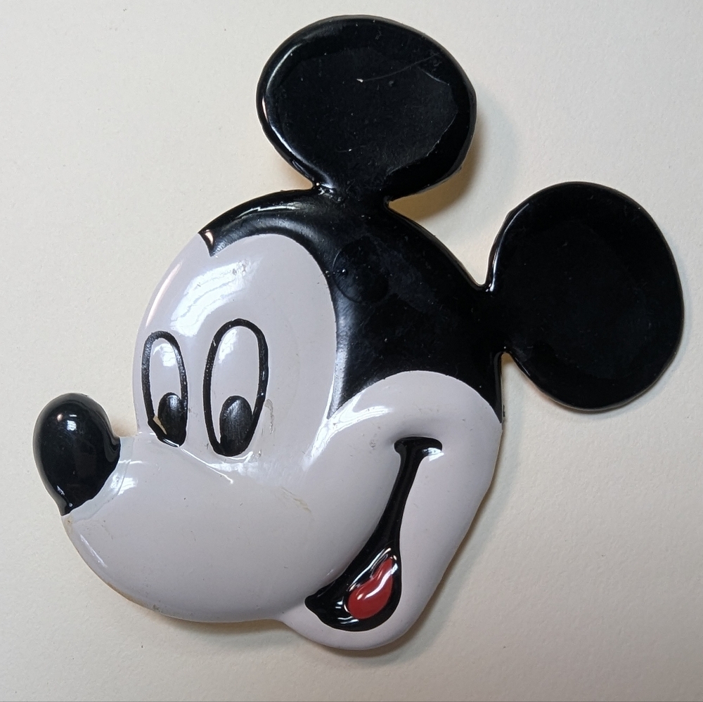 Mickey Mouse large enamel pin 3 and 1/2 in across. - Picture 2 of 3